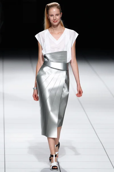 Look 8